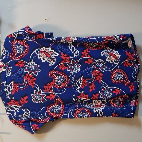 Dana Buchman short sleeve button-up top, medium - Picture 6 of 6